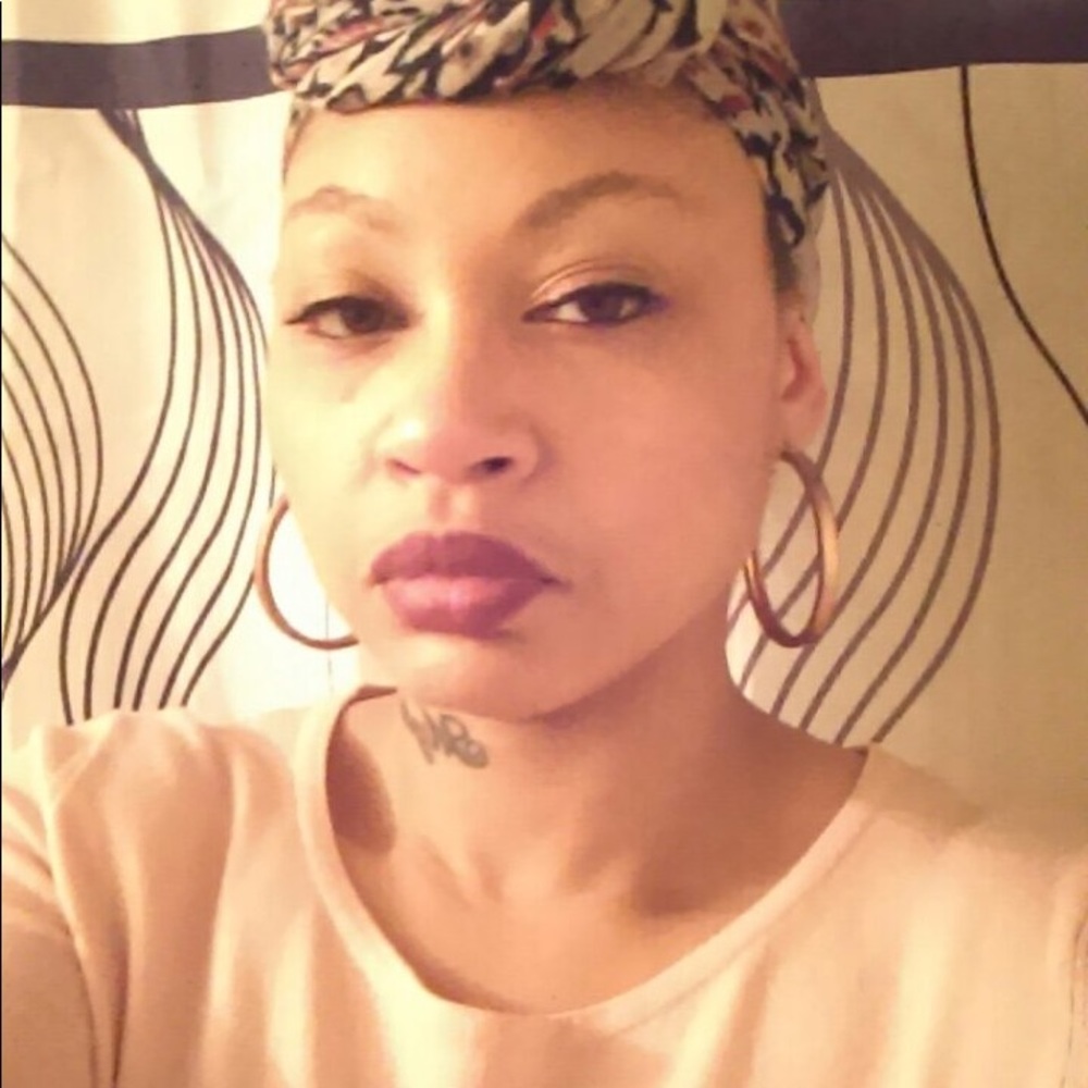 Meet your Posher, Nykia